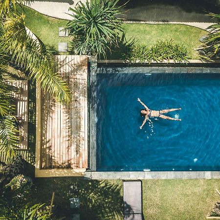 Ocho Bali Surf Camp Lejlighed Uluwatu Eksteriør billede