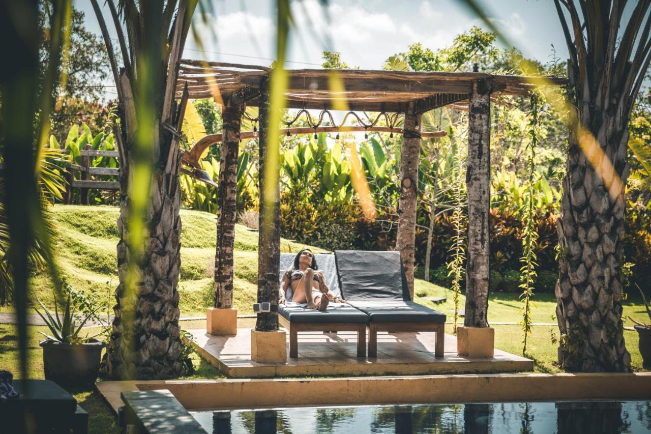 Ocho Bali Surf Camp Lejlighed Uluwatu Eksteriør billede