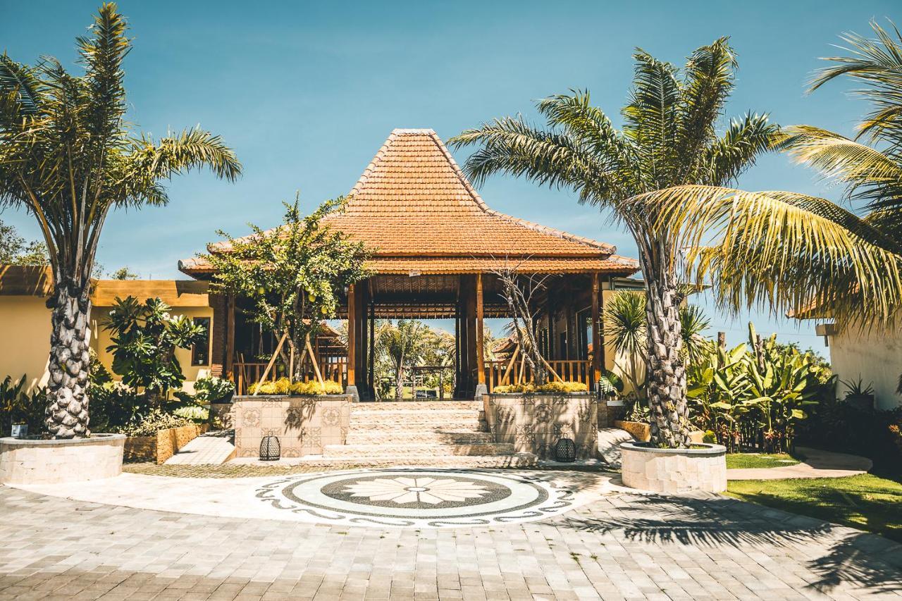 Ocho Bali Surf Camp Lejlighed Uluwatu Eksteriør billede